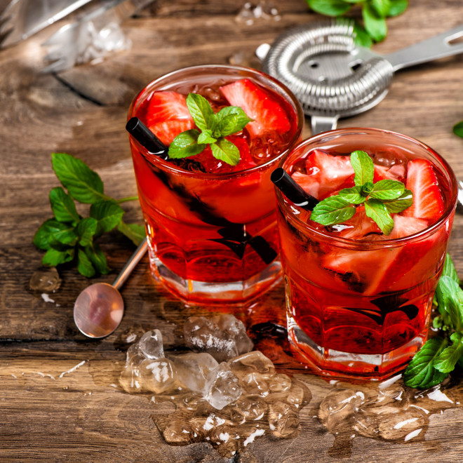Cocktail aux fraises et à la menthe